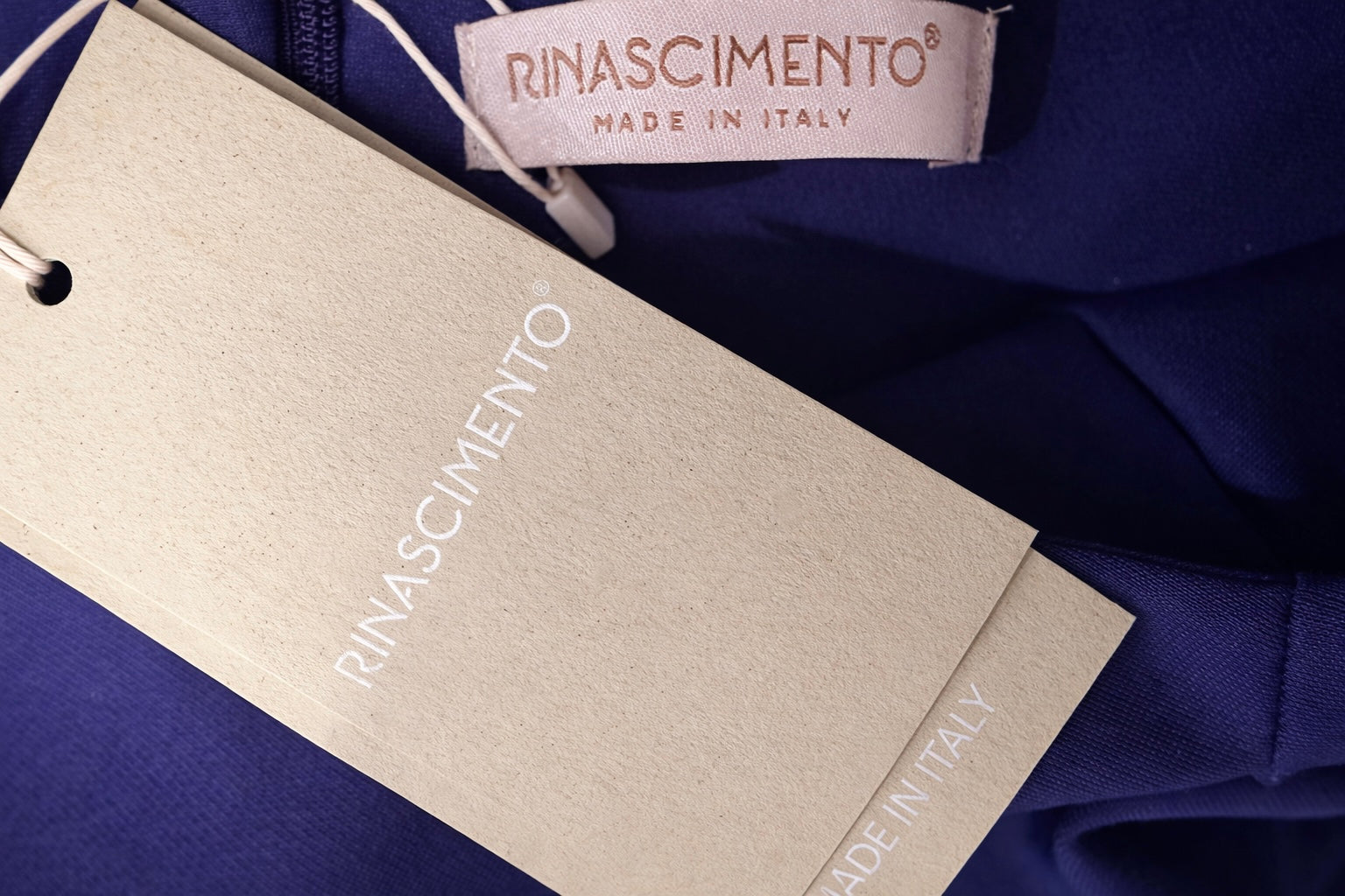 Abito tubino drappeggiato nero – Rinascimento