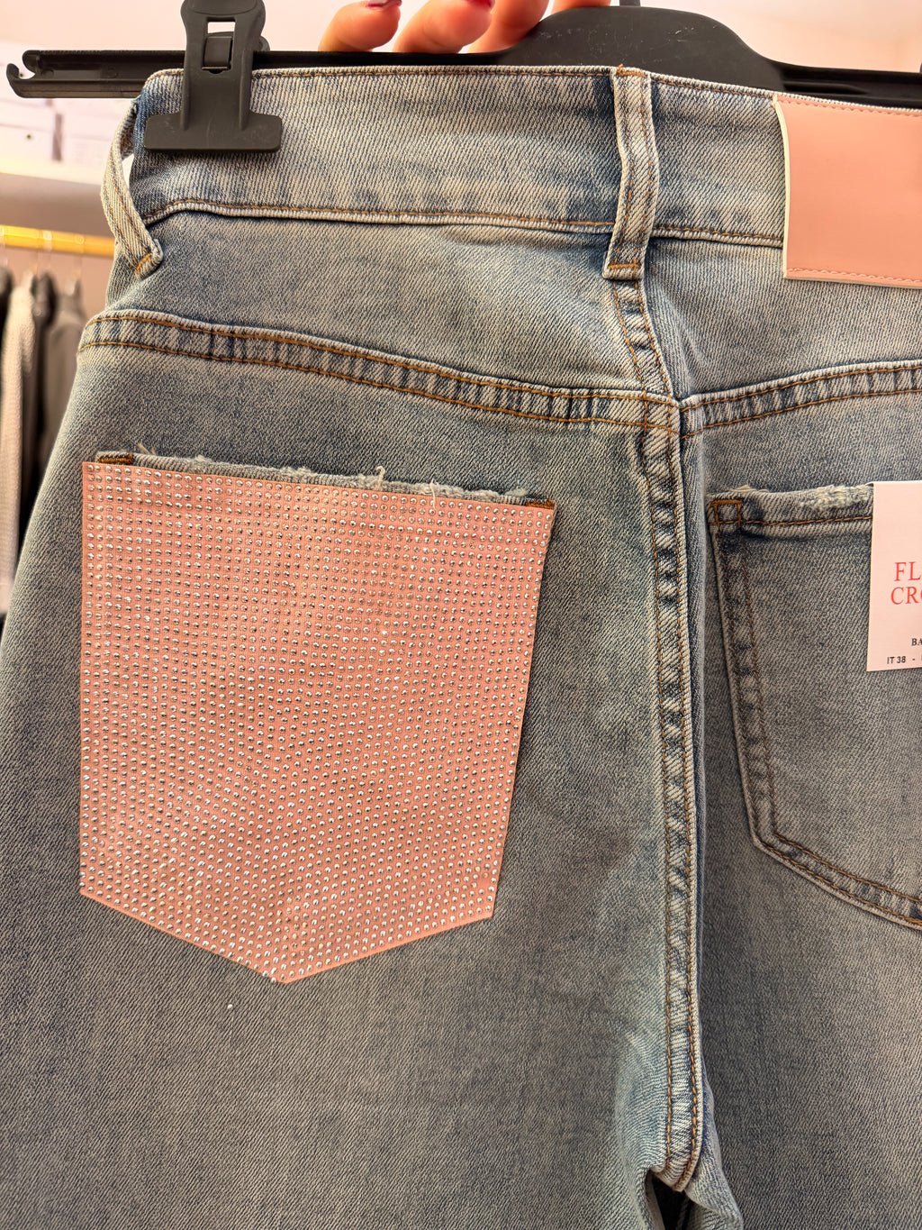 Jeans Flared Cropped con tasca strass