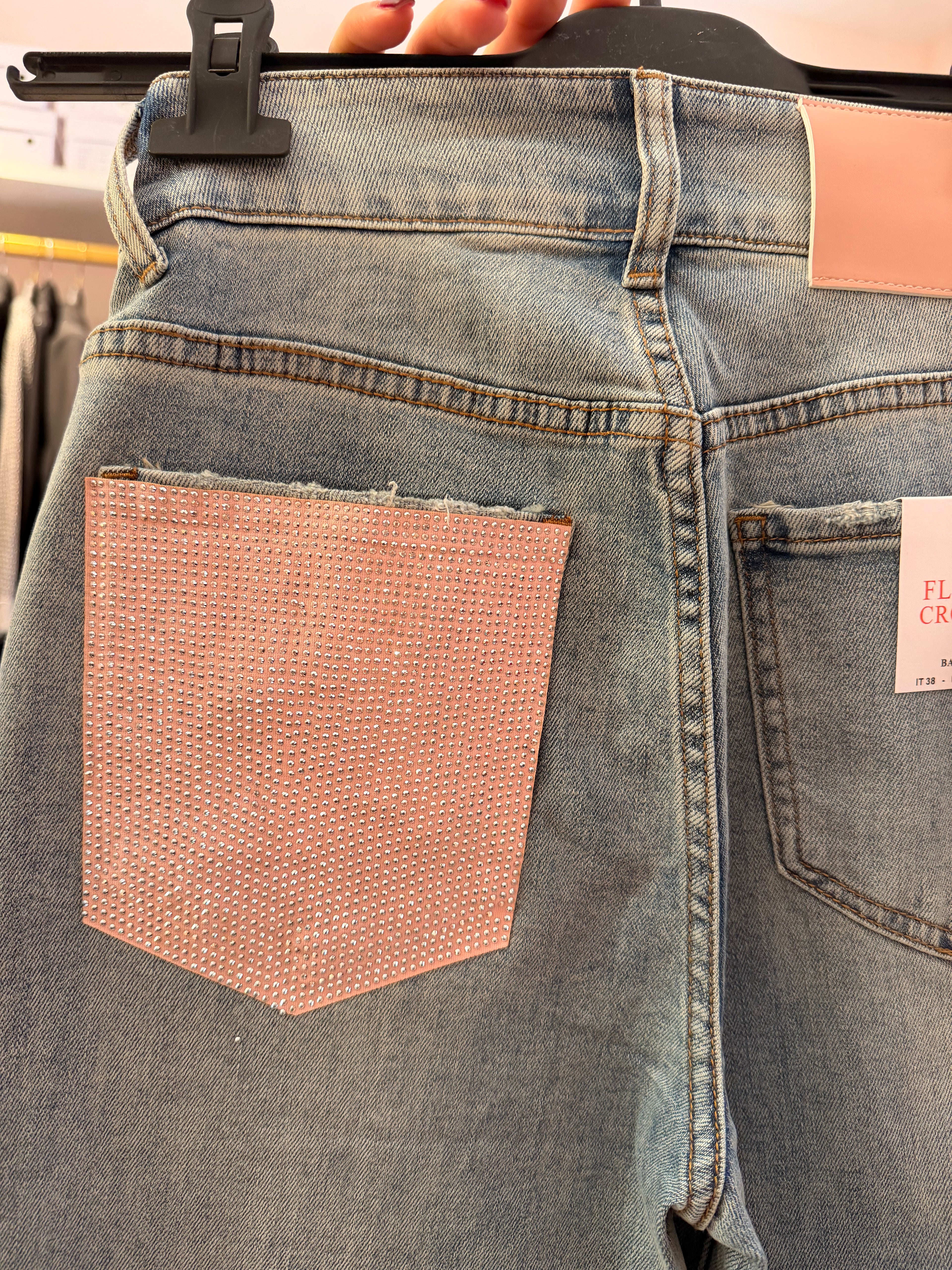 Jeans Flared Cropped con tasca strass